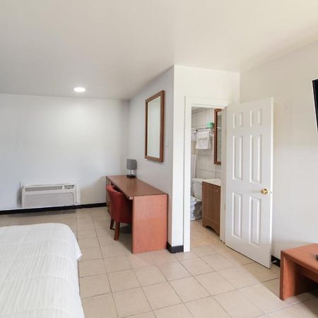 American Inn บาตันรูช ภายนอก รูปภาพ